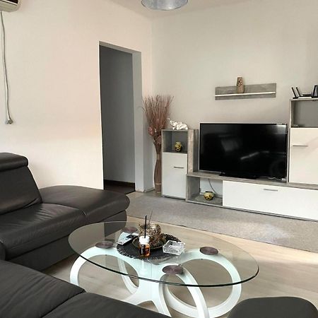 Apartament Inu Orşova Екстериор снимка