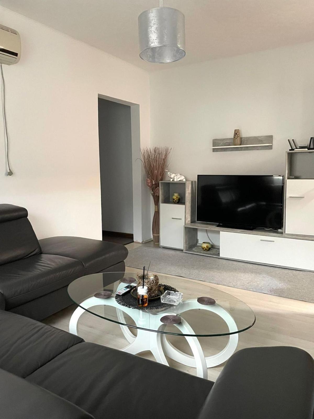 Apartament Inu Orşova Екстериор снимка